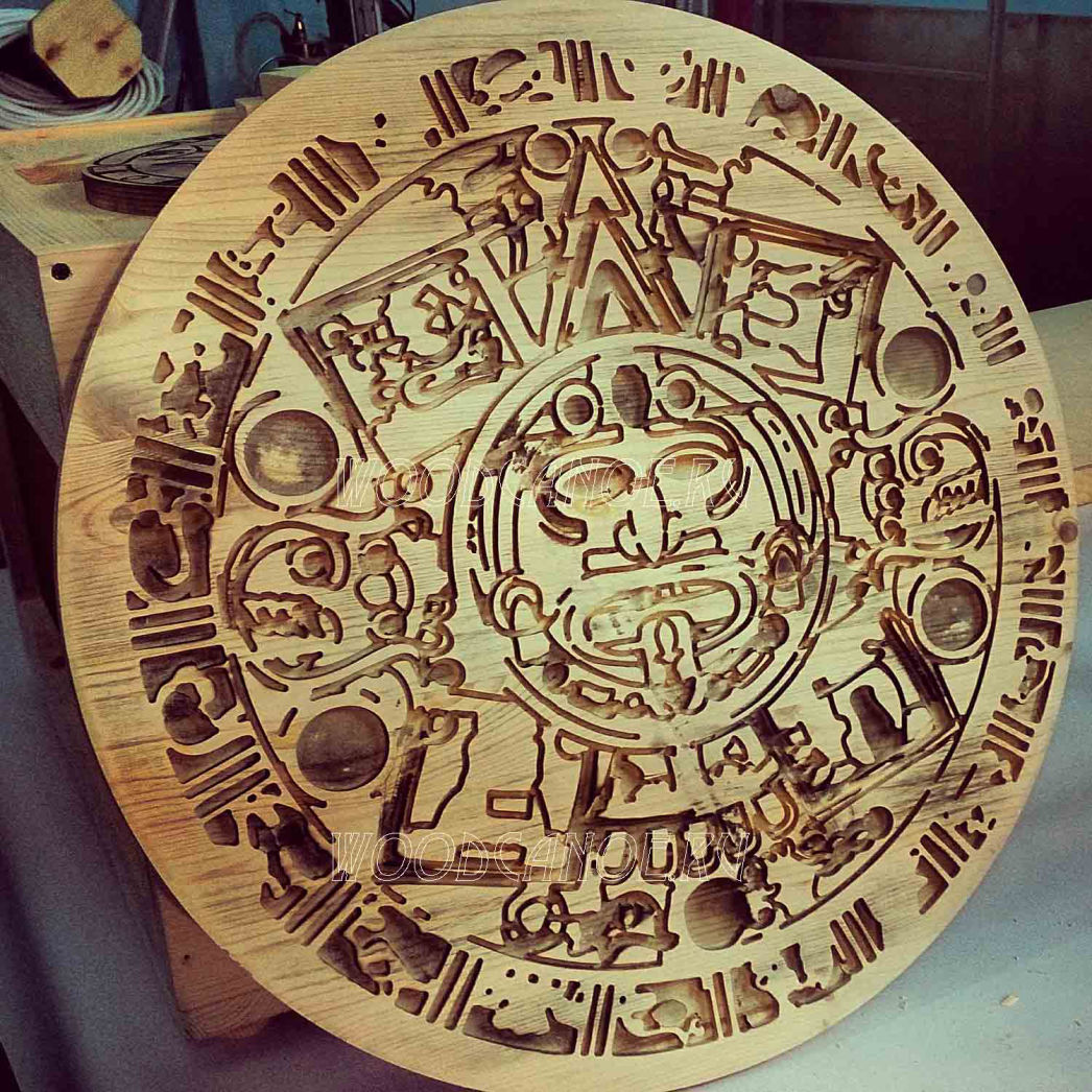 Календарь майя из дерева