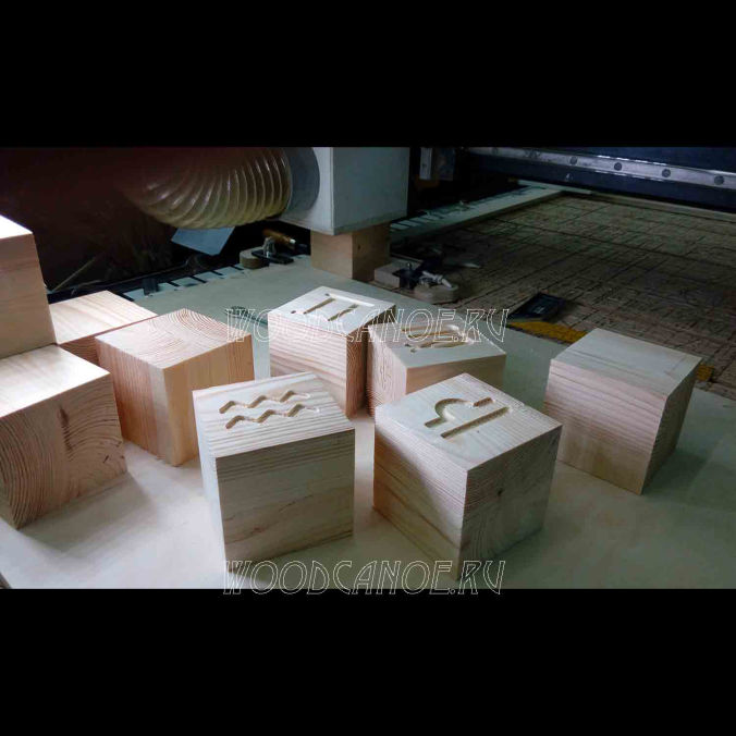 Кубики для настольной игры из дерева