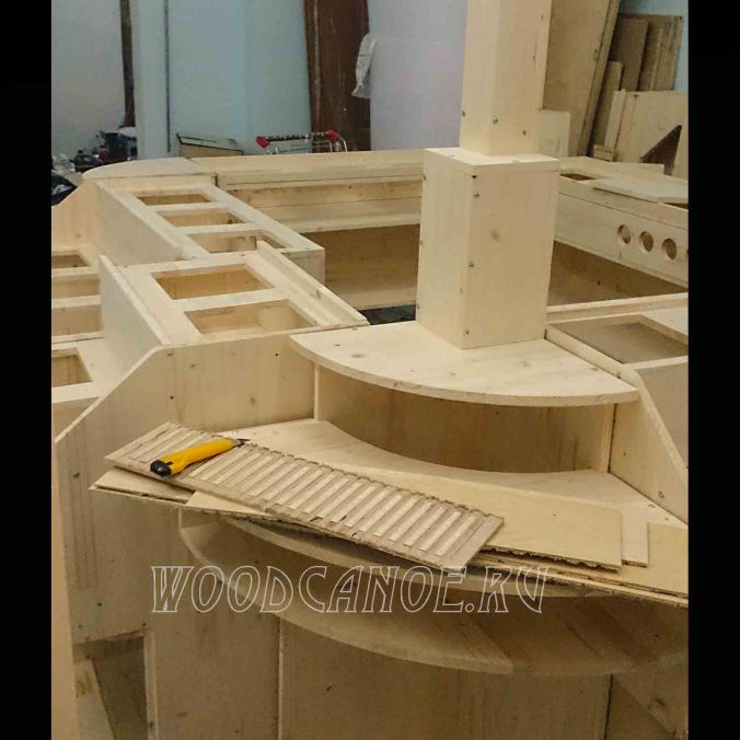 Изготовление торговой мебели из дерева на заказ