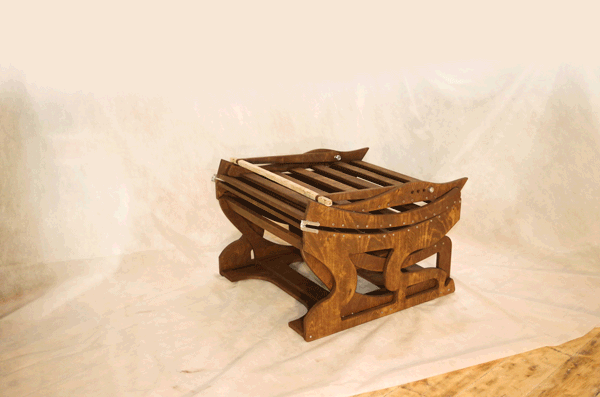 Складной деревянный шезлонг