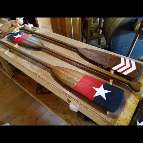 Красивые деревянные весла