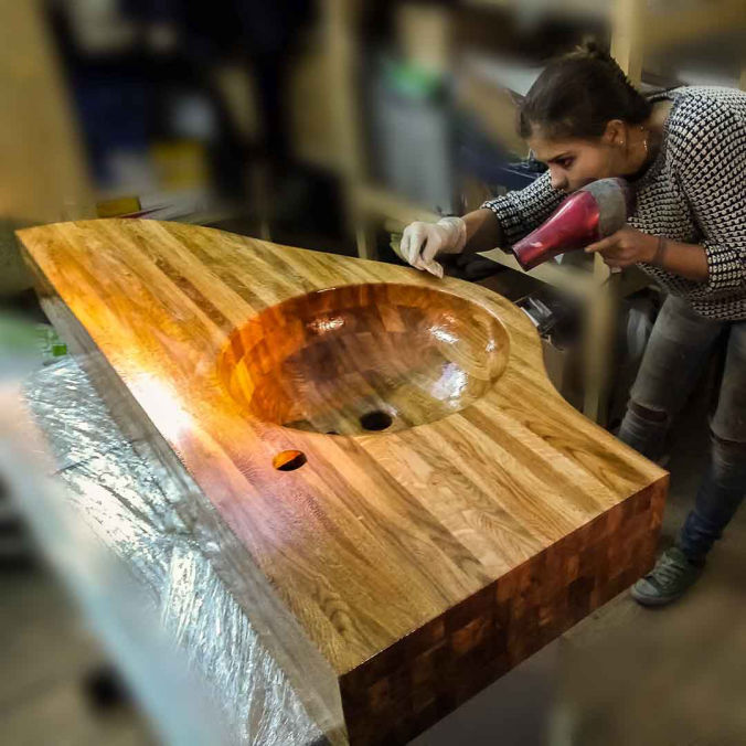 Процесс изготовления круглой деревянной раковины